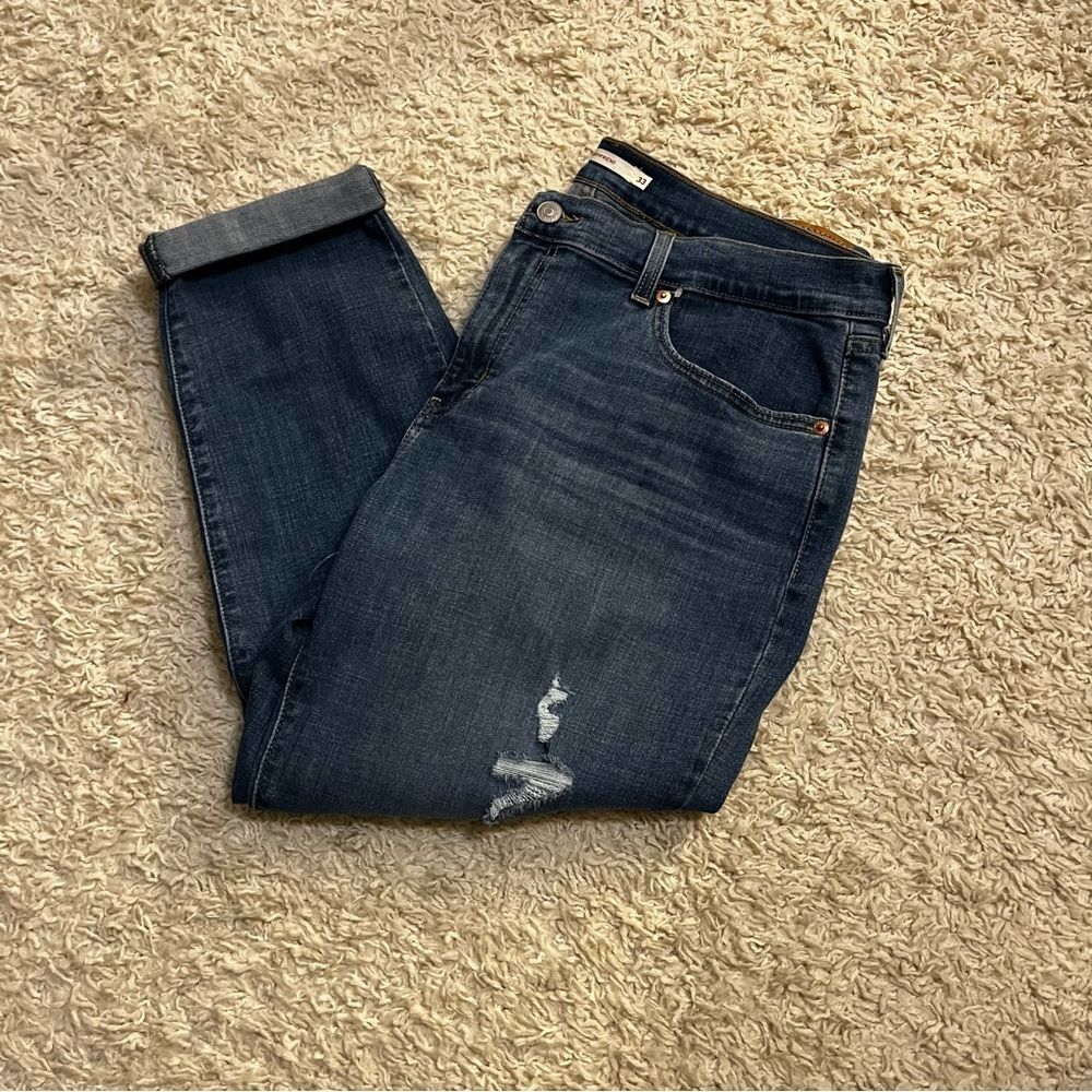 Women's Levi's Boyfriend Distressed Jeans size 33